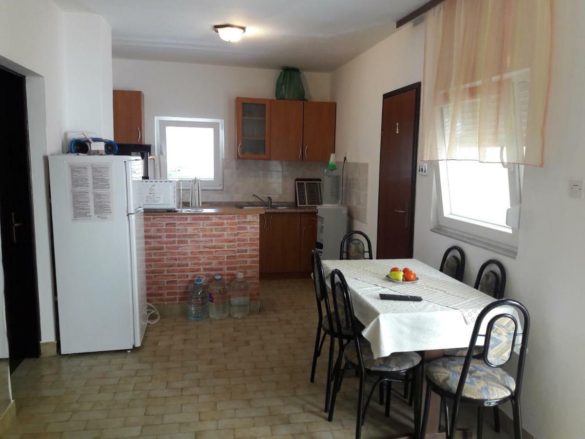 Apartmani Dokoza Vir Exterior foto